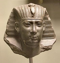 پرتره یک فرعون از سلسله سائیس